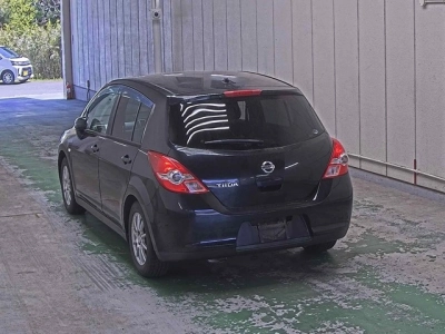 NISSAN TIIDA