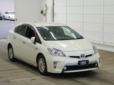 TOYOTA PRIUS PHV
