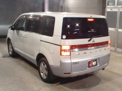 MITSUBISHI DELICA D:5