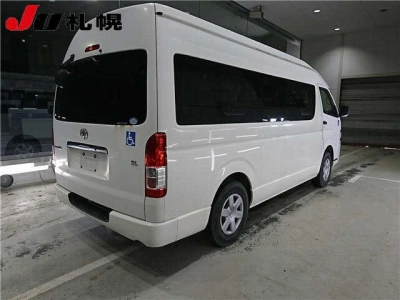TOYOTA REGIUS VAN