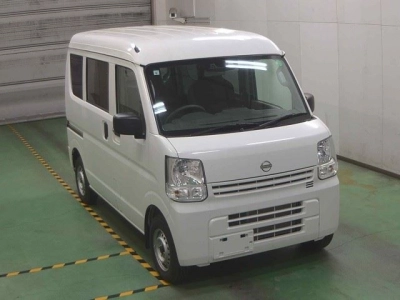 NISSAN CLIPPER VAN