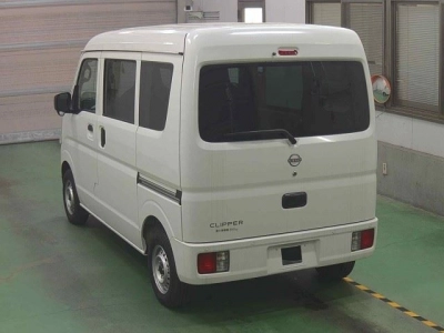 NISSAN CLIPPER VAN
