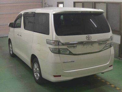 TOYOTA VELLFIRE