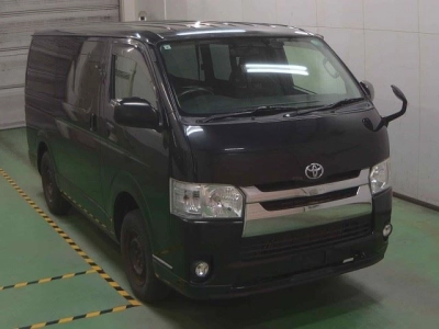 TOYOTA REGIUS VAN