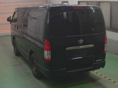 TOYOTA REGIUS VAN
