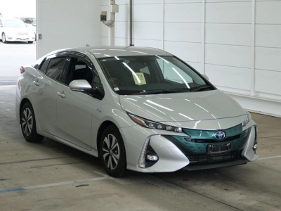 TOYOTA PRIUS PHV