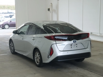 TOYOTA PRIUS PHV