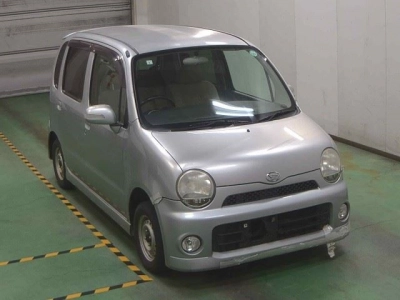 DAIHATSU MOVE LATTE