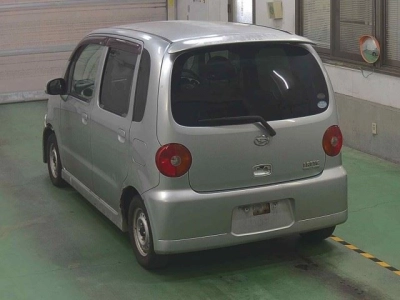 DAIHATSU MOVE LATTE