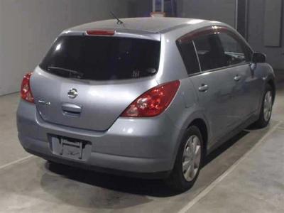 NISSAN TIIDA