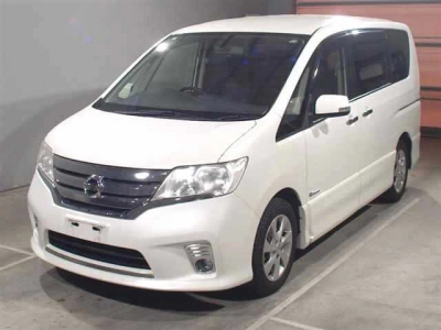 NISSAN SERENA
