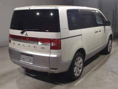 MITSUBISHI DELICA D:5