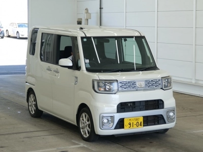 DAIHATSU WAKE