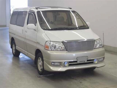TOYOTA GRAND HIACE