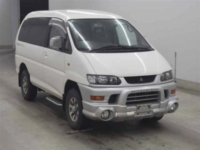 MITSUBISHI DELICA SPACE GEAR