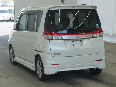 MITSUBISHI DELICA D:2