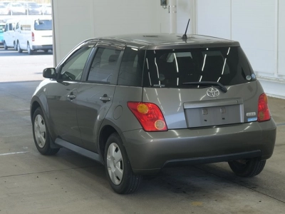TOYOTA IST