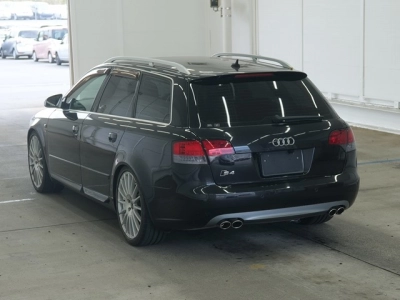 AUDI S4 AVANTE