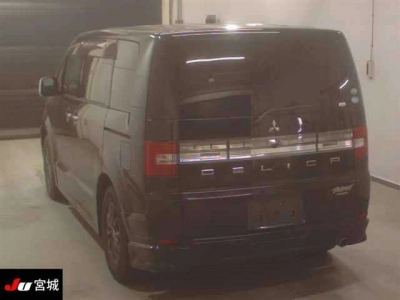 MITSUBISHI DELICA D:5