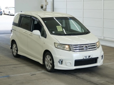 HONDA FREED SPIKE