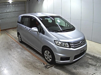 HONDA FREED SPIKE