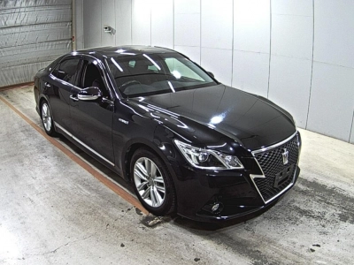TOYOTA CROWN HYBRID