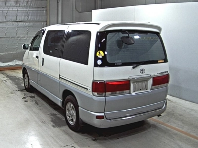 TOYOTA HIACE REGIUS