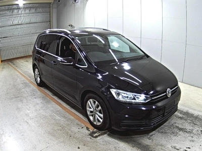 VOLKSWAGEN GOLF TOURAN