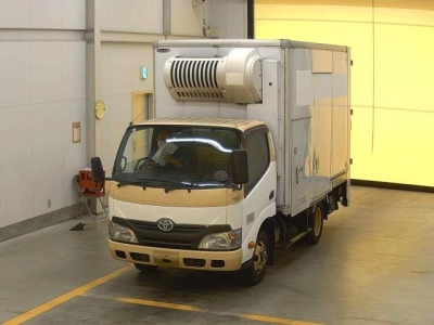 TOYOTA DYNA