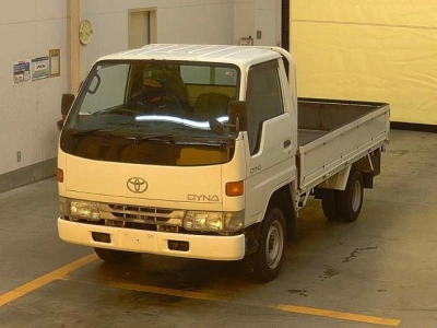 TOYOTA DYNA