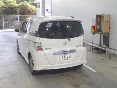 HONDA FREED SPIKE