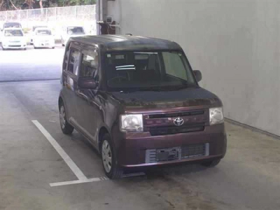 TOYOTA PIXIS SPACE