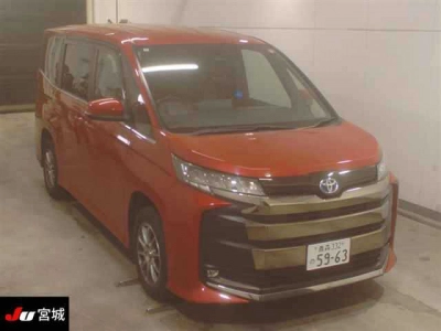 TOYOTA NOAH