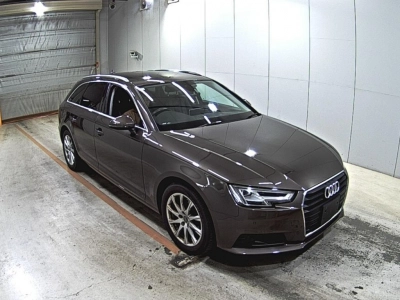 AUDI A4 AVANTE