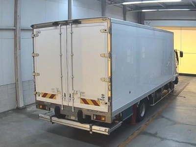 MITSUBISHI FUSO FIGHTER