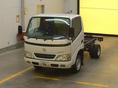 TOYOTA DYNA