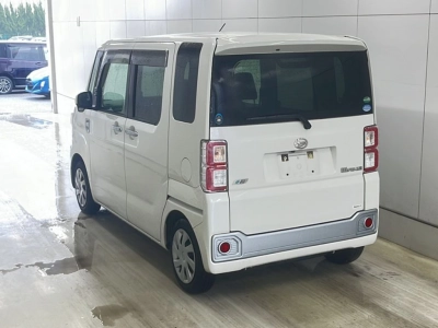 DAIHATSU WAKE