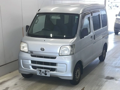 TOYOTA PIXIS VAN