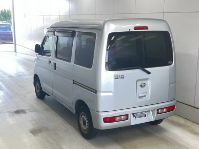 TOYOTA PIXIS VAN