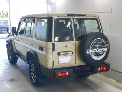TOYOTA LAND CRUISER 70
