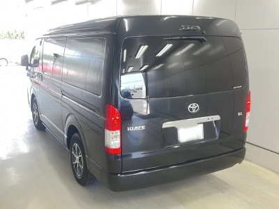 TOYOTA HIACE WAGON