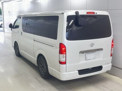TOYOTA REGIUS VAN
