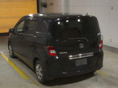 HONDA FREED SPIKE