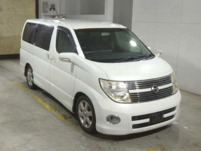 NISSAN ELGRAND