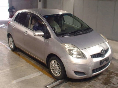 TOYOTA VITZ
