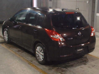 NISSAN TIIDA