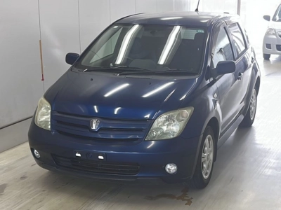 TOYOTA IST