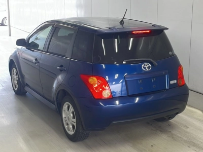 TOYOTA IST