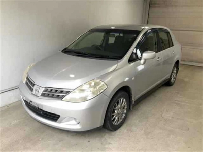 NISSAN TIIDA LATIO
