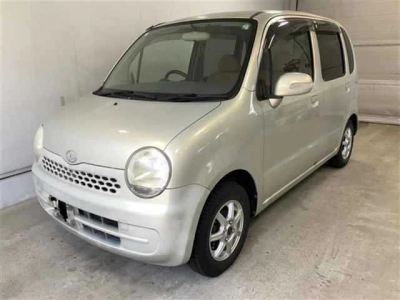 DAIHATSU MOVE LATTE